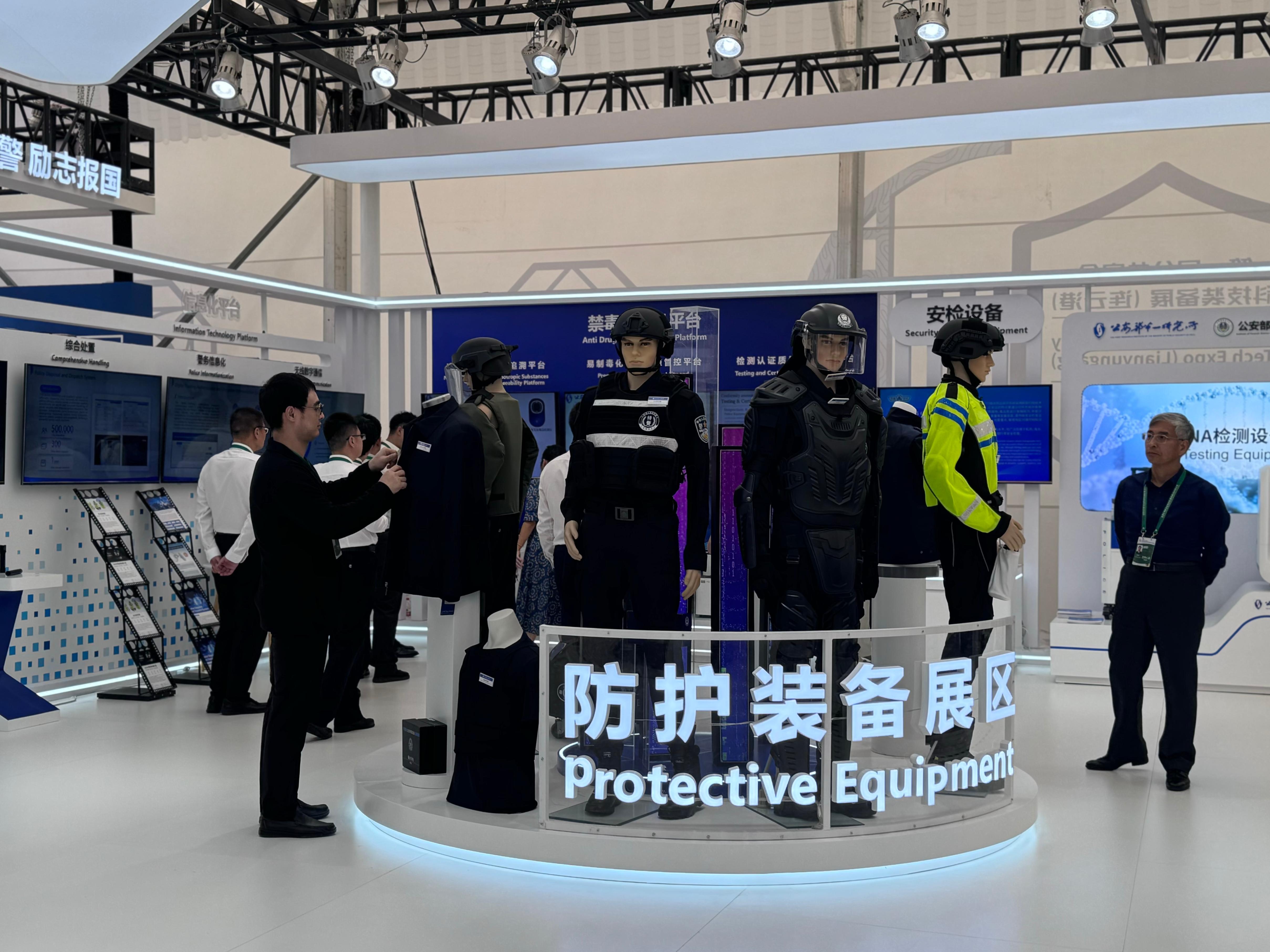 公共安全科技裝備展（連云港）現(xiàn)場(chǎng)。人民網(wǎng)記者 郝萍攝