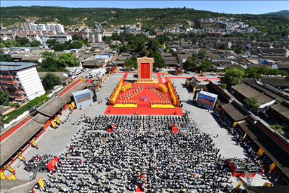 公祭伏羲大典現(xiàn)場。新華社發(fā)（周文濤 攝）