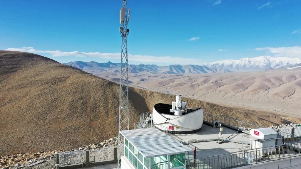 正在運行的塔縣星地激光通信地面站。（中國科學院空天信息創(chuàng)新研究院供圖）