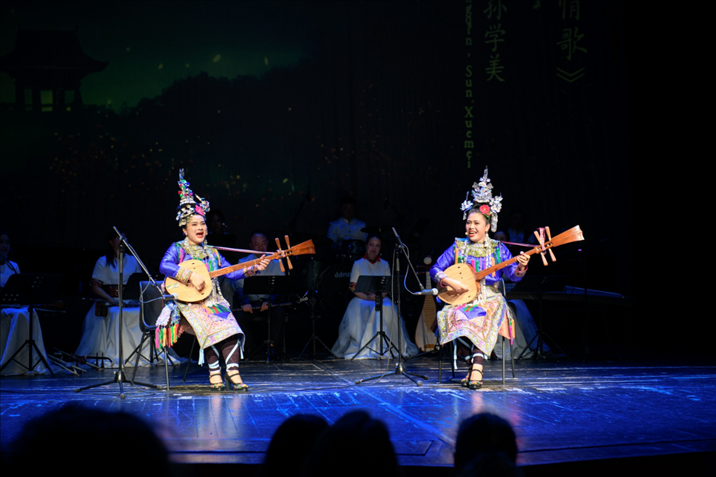 歌曲《月下情歌》。傅永山 攝