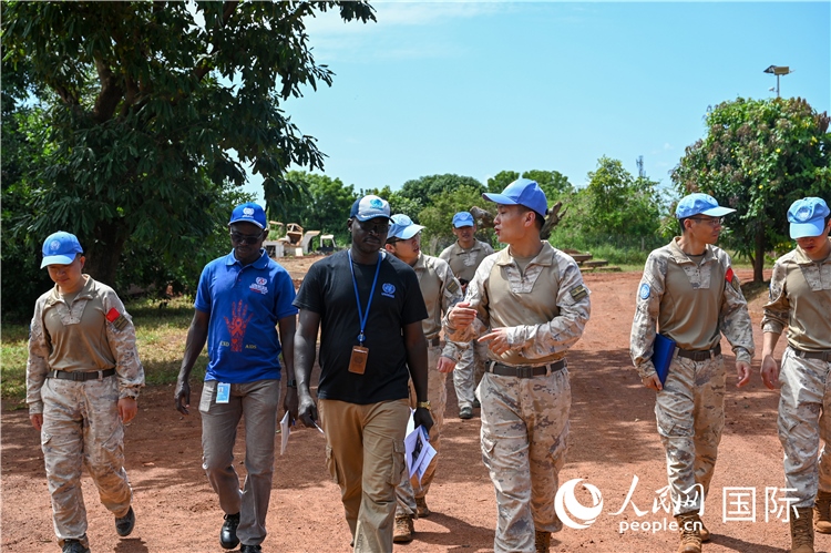 圖2 檢查組實地查驗。孫千攝