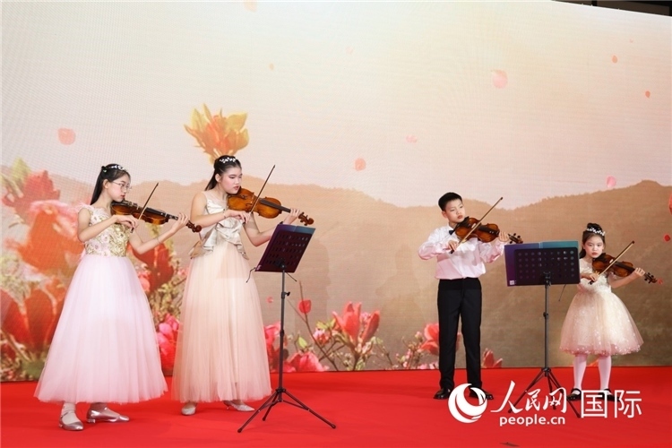 中國(guó)青少年樂(lè)器表演。人民網(wǎng)記者任皓宇攝