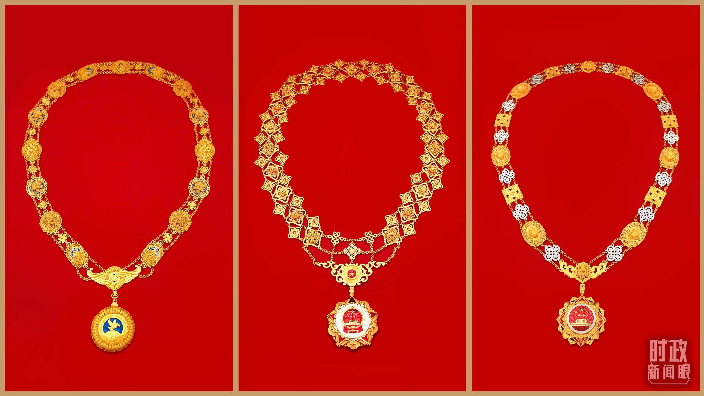 “共和國勛章”（中）、“友誼勛章”（左）和國家榮譽(yù)稱號(hào)獎(jiǎng)?wù)拢ㄓ遥?。（總臺(tái)央視記者郭鴻、鄂介甫拍攝）