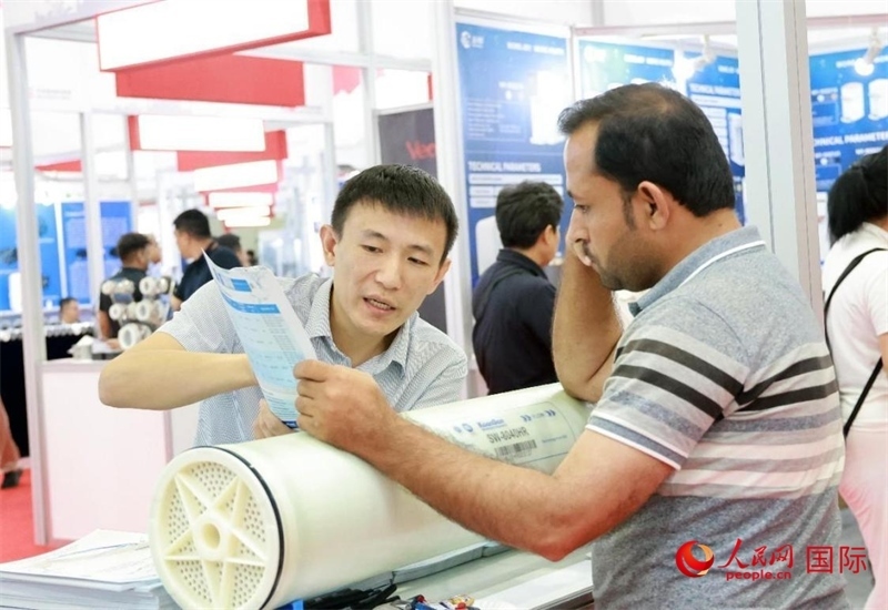 中企產(chǎn)品介紹。人民網(wǎng)記者管克江攝