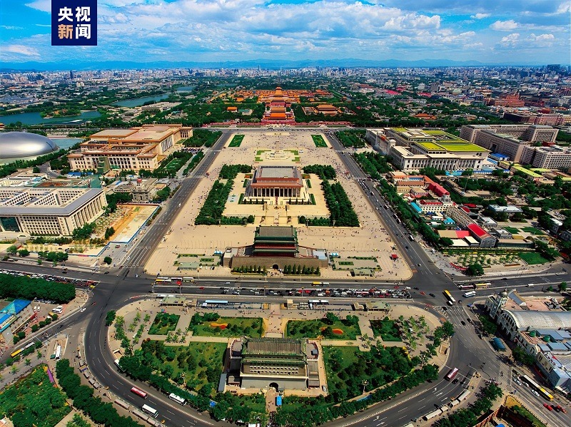 △全長7.8公里的北京中軸線上，分布有鐘鼓樓、景山、故宮等15處遺產(chǎn)構(gòu)成要素。