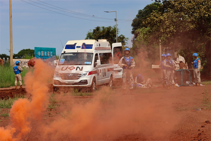 圖7-模擬突發(fā)情況(馬騫攝)
