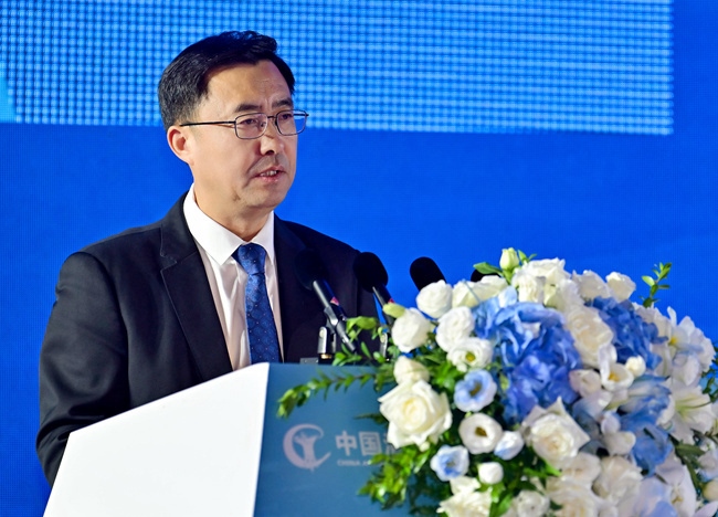 洋河股份黨委書(shū)記、董事長(zhǎng)張聯(lián)東。受訪(fǎng)方供圖