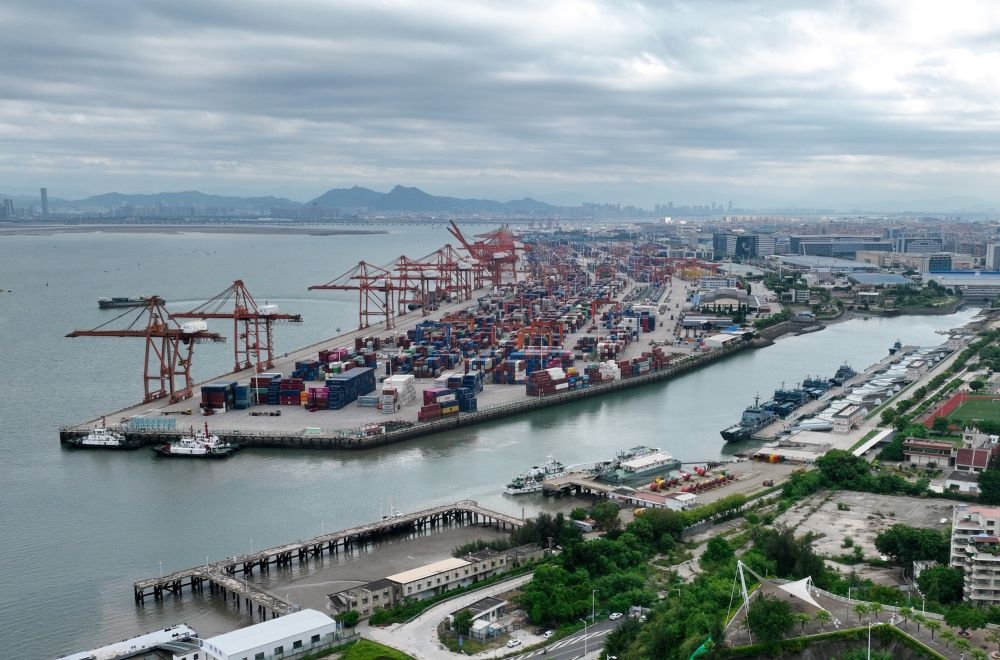 這是中國（福建）自由貿(mào)易試驗區(qū)廈門片區(qū)內(nèi)的廈門海天碼頭（2024年9月4日攝）。