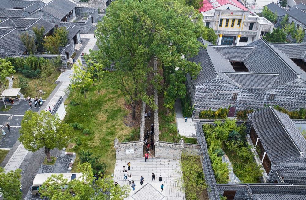 ↑位于安徽省桐城市的六尺巷。