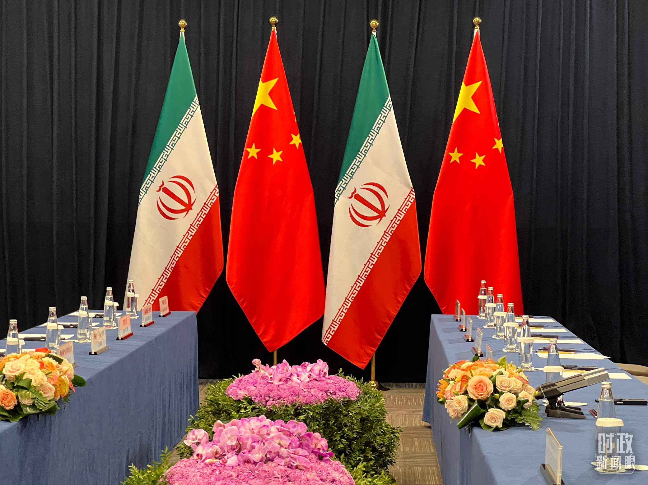 △ 中伊領(lǐng)導(dǎo)人會見開始前的現(xiàn)場。（總臺央視記者楊新禹拍攝）