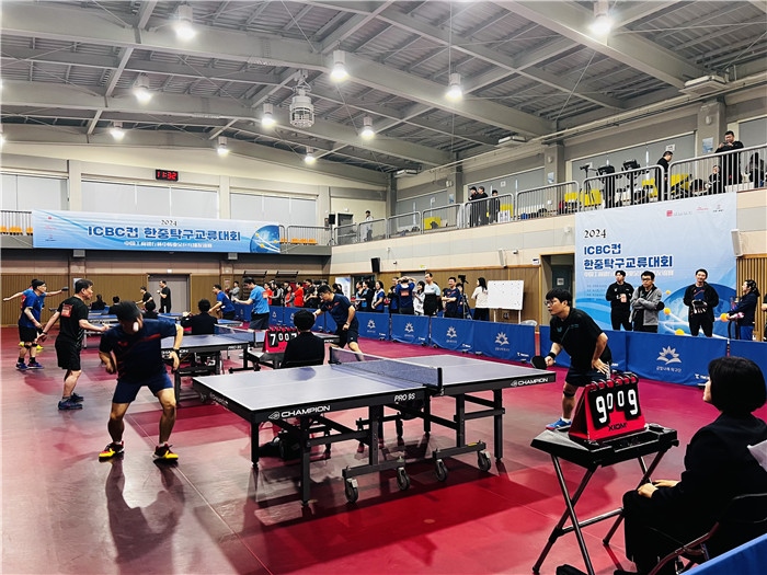 圖為中韓業(yè)余乒乓球友誼賽現(xiàn)場(chǎng)。 首爾中國(guó)文化中心供圖