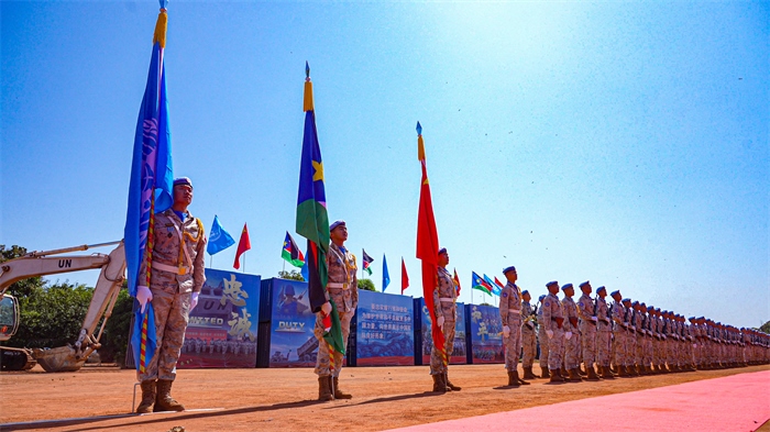 授勛官兵莊嚴(yán)列隊(duì)。王軍杰攝