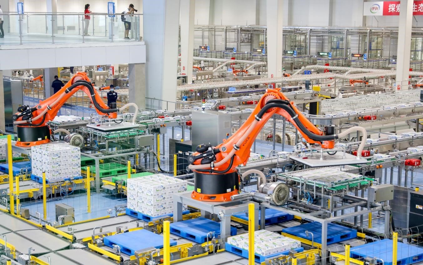 伊利數(shù)智化布局領(lǐng)跑行業(yè)。（受訪者供圖）