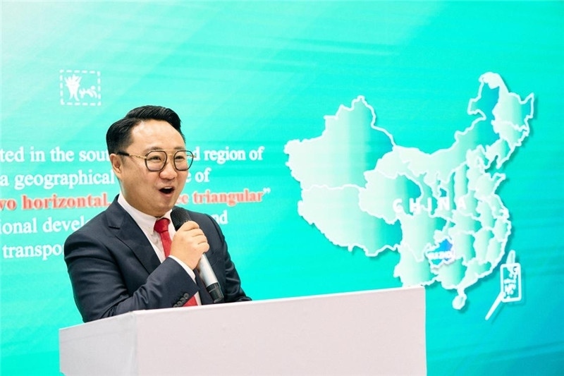 “中國館”貴州旅游推介會現(xiàn)場介紹。楊浩鵬