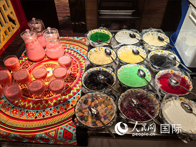 馬來西亞美食節(jié)現(xiàn)場準(zhǔn)備的美食。人民網(wǎng) 楊春燕攝