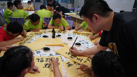 書法教學。主辦方供圖