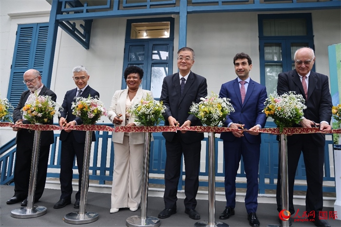 活動上，中巴嘉賓共同為“茶緣·中巴友誼園”剪彩，標(biāo)志著中巴友誼園中“茶之道”展覽正式開幕。人民網(wǎng)記者 張志文攝