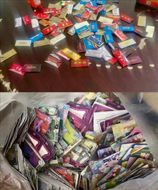孩子們收集的煙卡、卡牌。受訪者供圖