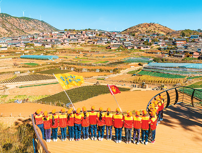 學生在攀枝花迤沙拉歷史文化主題研學基地參觀。 石 磊攝