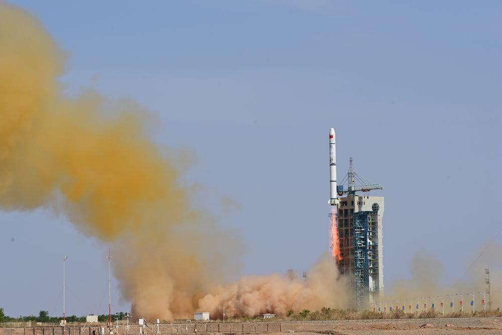 △2023年5月21日16時，我國在酒泉衛(wèi)星發(fā)射中心采用長征二號丙運載火箭，成功發(fā)射首顆內地與澳門合作研制的空間科學衛(wèi)星“澳門科學一號”。