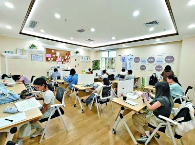 廣東深圳市龍崗區(qū)黨群服務中心開設的共享自習室一景。受訪者供圖