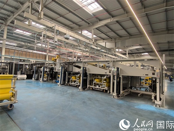 森麒麟在科技城的工廠內(nèi)部。人民網(wǎng)記者 黃培昭攝