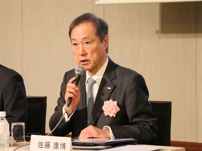 日中投資促進(jìn)機(jī)構(gòu)會(huì)長(zhǎng)佐藤康博致辭。人民網(wǎng) 許可攝