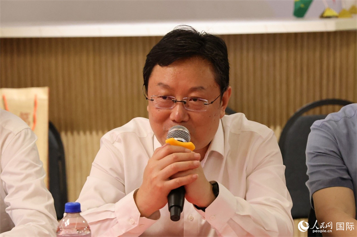 山東省濰坊市副市長狄波在座談會上致辭。人民網(wǎng)記者 陳海琪攝