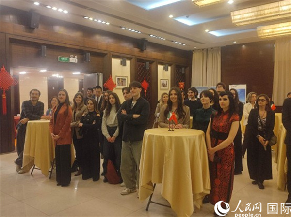 來自意大利多所高校的師生代表參加了此次活動(dòng)。人民網(wǎng)記者鄭彬攝