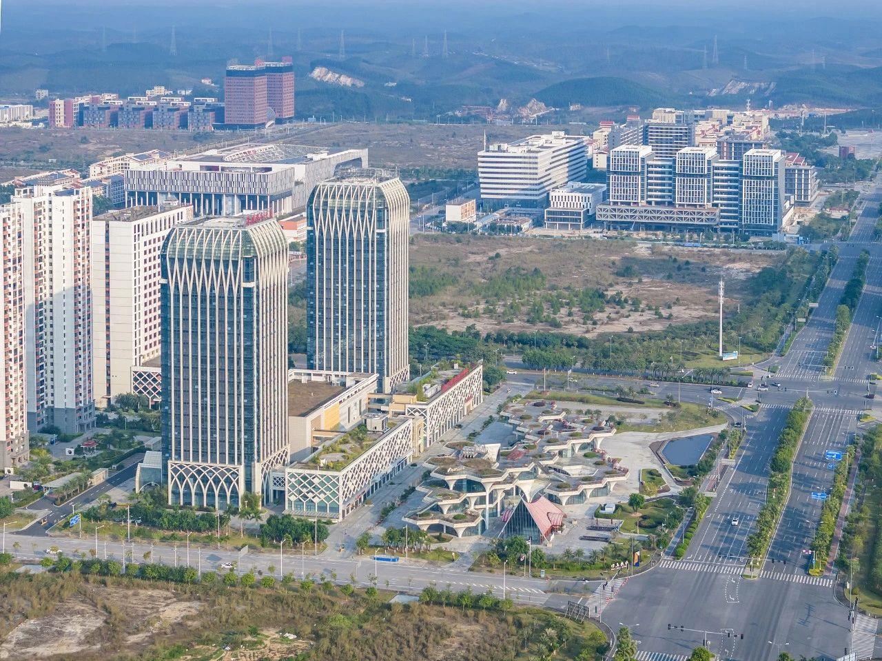 2023年11月，廣西欽州，航拍中國(guó)—馬來西亞欽州產(chǎn)業(yè)園區(qū)。