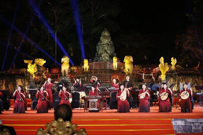 2024年1月13日，在柬埔寨暹粒舉行的“中柬人文交流年”啟動(dòng)儀式。