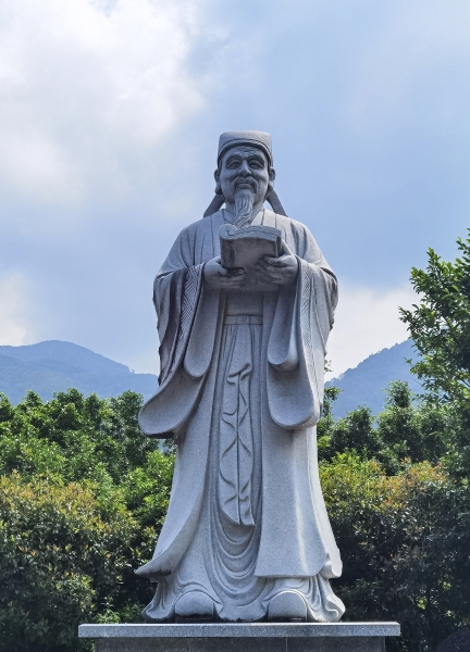 位于南平的朱熹石雕塑像。圖片來(lái)源：視覺(jué)中國(guó)