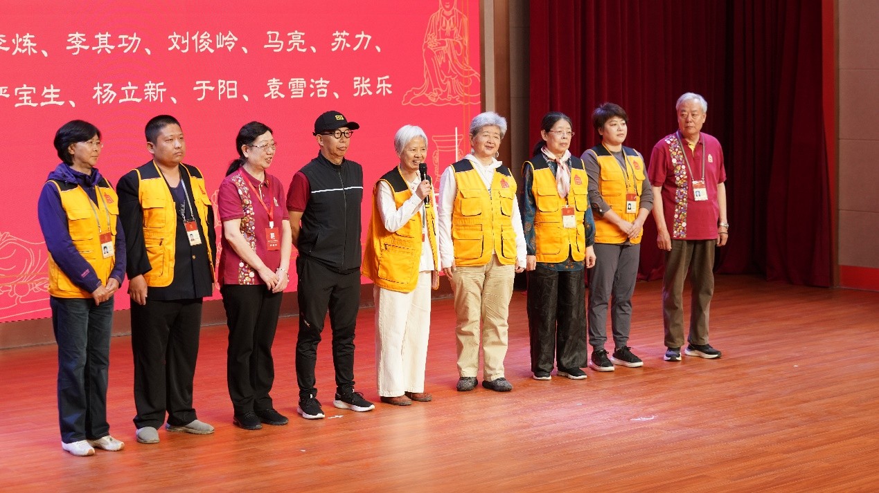 服務(wù)滿二十年志愿者代表發(fā)表感言。故宮博物院供圖