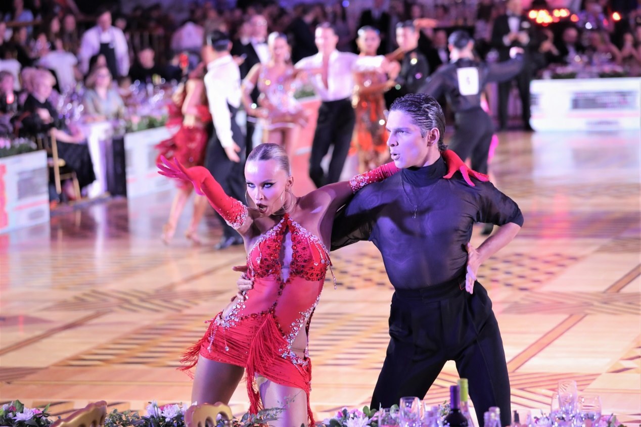 第七屆“克里姆林宮杯”國標(biāo)舞錦標(biāo)賽現(xiàn)場。于子恒攝