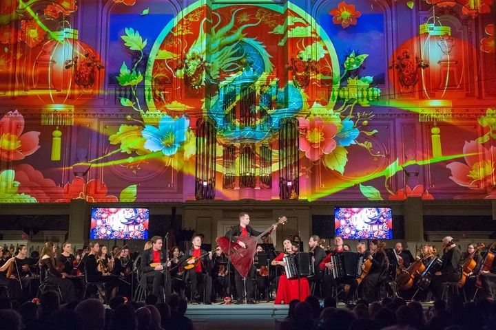 2025年2月6日，俄羅斯音樂家在圣彼得堡舉行的中俄新春音樂會上表演。新華社發(fā)（莫京娜 攝）