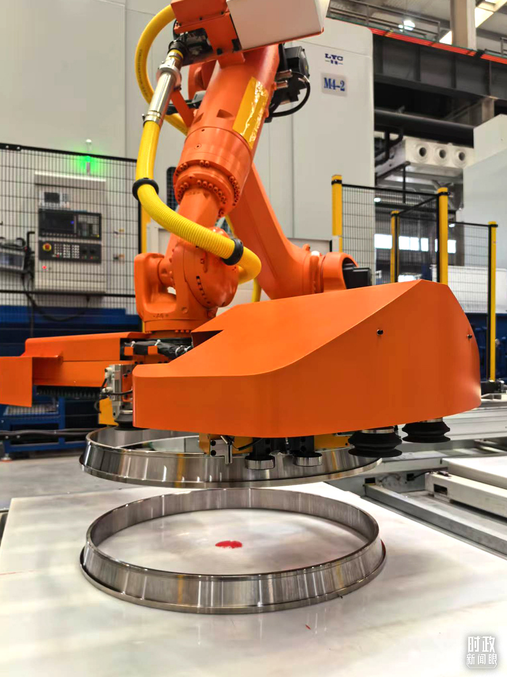 △洛軸產(chǎn)品。（總臺央視記者黎兵拍攝）