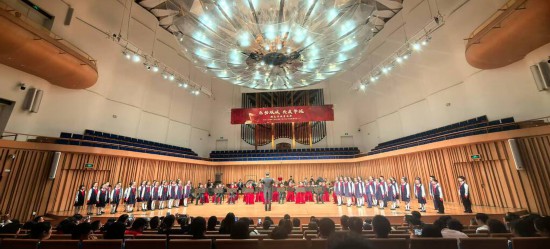 重慶大學(xué)城樹(shù)人小學(xué)校管樂(lè)團(tuán)參加比賽。