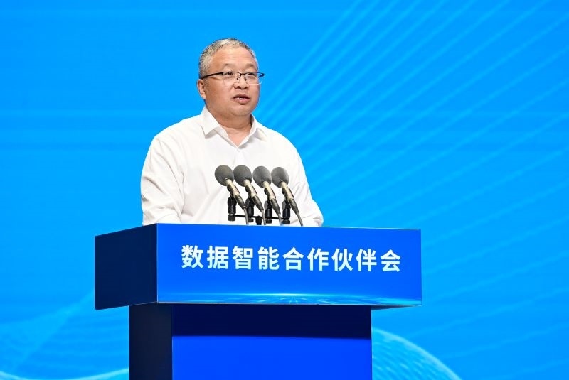 圖為豫資控股集團(tuán)黨委書記、董事長秦建斌。