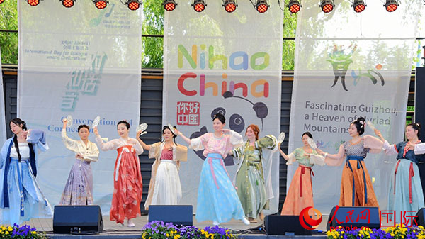 舞蹈《寄明月》。人民網(wǎng)記者 殷淼