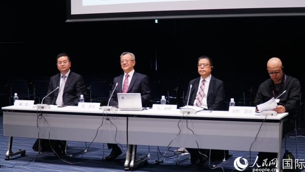 與會專家熱切交流。人民網(wǎng) 蔣曉辰攝